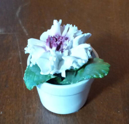 Radnor Figurine Flower Pot - No Box