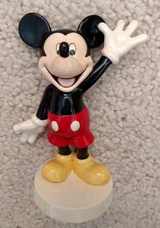Walt Disney Showcase Today's Mickey - Boxed