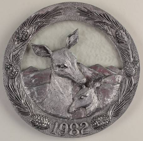 MOTHER'S DAY PEWTER PLATES Deer Doe&Pinecones-Mothers Day - With Box Bx1882