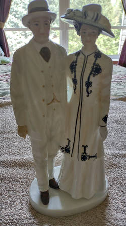 Downton Abbey Lord And Lady Grantham - With Box