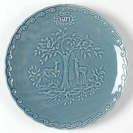 Faience Annual Plates Deer - Boxed