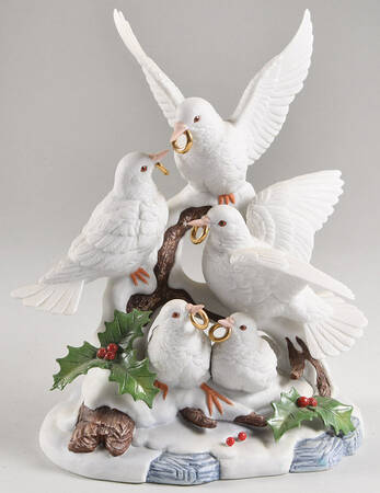 Sadek Bird Figurines 5 Doves With Golden Rings - Boxed