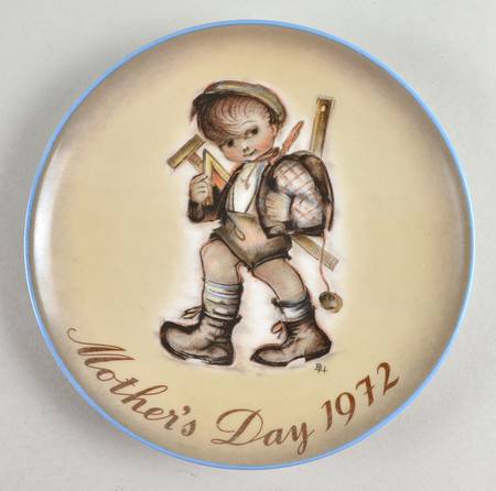 Hummel Mothers Day Plate by Schmid