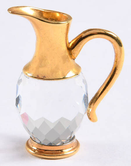 In Familiar Surroundings Decanter - Boxed