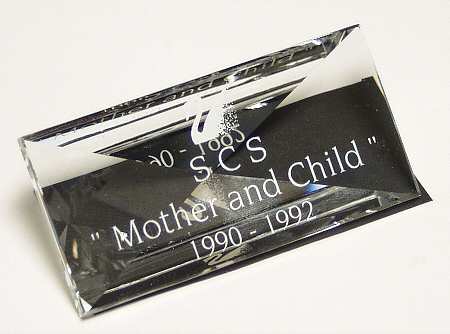 Collector Society Display Accessories Mother & Child-1990-1992 Plaque - Boxed