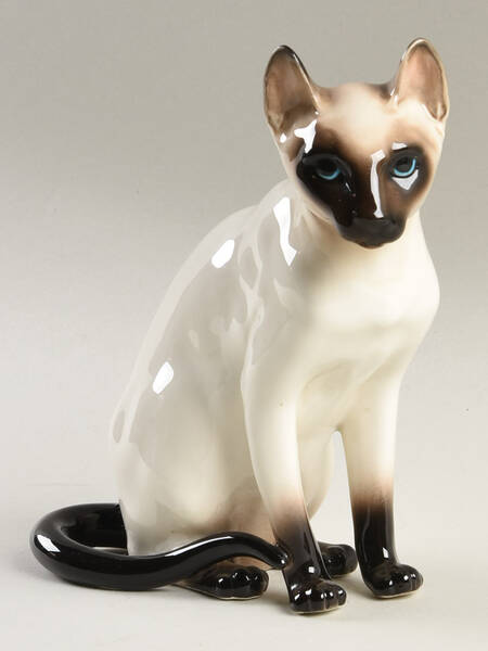 Shafford Figurines Siamese Cat - No Box