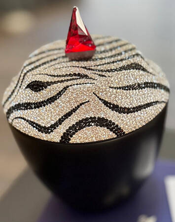 Swarovski Crystal Boxes Elegance Of Africa Trinket Box - Boxed