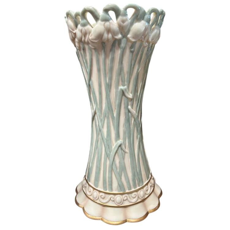 Music Boxes Wonderland Snowdrop Vase-White Christmas - No Box