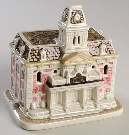 Magic Kingdom Collection City Hall - With Box