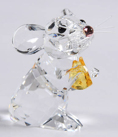 The Peaceful Countryside Mouse With Small Light Topaz Cheese - Boxed