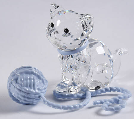 The Peaceful Countryside Kitten-Sitting-With Metal Ball Of Wool - Boxed