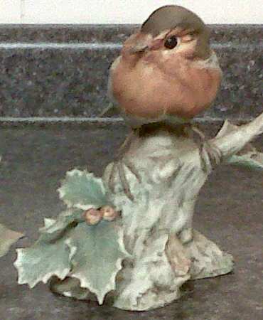 Tay Figurine Snow Bunting & Holly - No Box