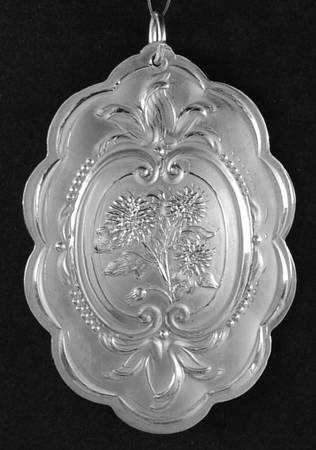 Flowers of Christmas Medallion Chrysanthemum - Boxed