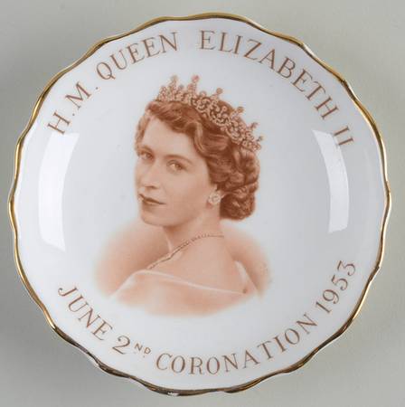 Tuscan Royalty Giftware Elizabeth Ii  Coronation Dish - No Box