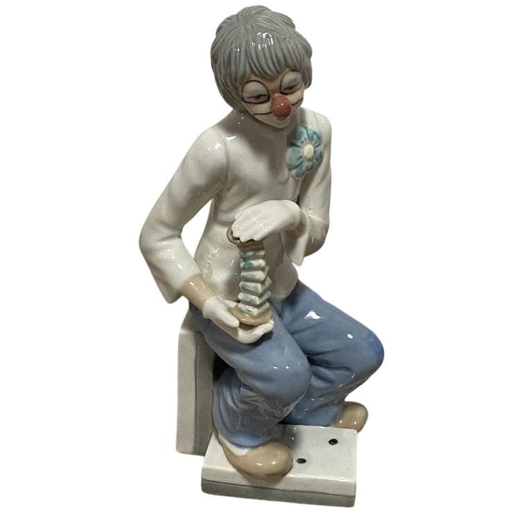 Tengra Figurines Seated Clown Playing Accordion - No Box
