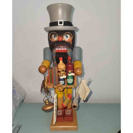 Seiffener Nutcrackers Medicine Man - No Box