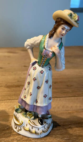 Vista Alegre Figurines Country Lady - No Box