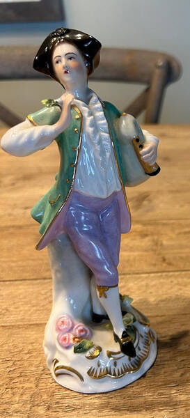 Vista Alegre Figurines Country Gentleman - No Box