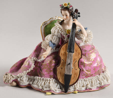 Dresden Lace Woman W/ Bass - No Box