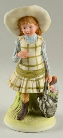 Holly Hobbie-Figurine Girl With Bag Of Flowers - No Box