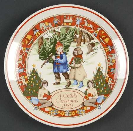 Childs Christmas Plate-Queensware Collecting The Christmas Tree - No Box