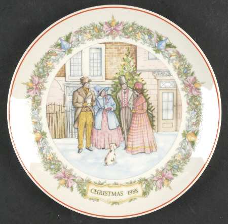 Christmas Traditions Carol Singers - No Box