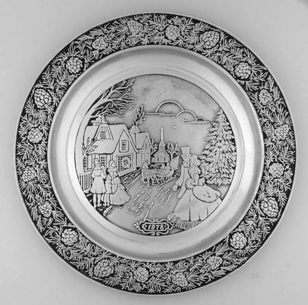 Wilton Armetale Christmas Plate by Wilton Armetale