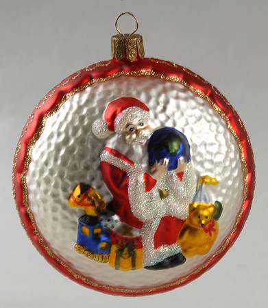 Holiday Heirloom Santa Ornaments Santa Holding Globe Medallion - No Box