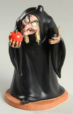 Snow White & the Seven Dwarfs Take The Apple Dearie-Hag - No Box