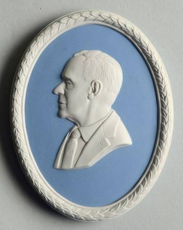 Jasperware Plaque-Personalities Robert Henderson - Boxed