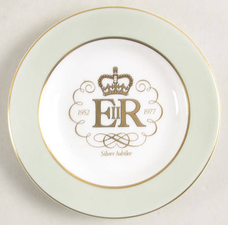 Wedgwood Royal Commemorative Giftware Elizabeth Ii Silver Jubilee Coaster - Boxed