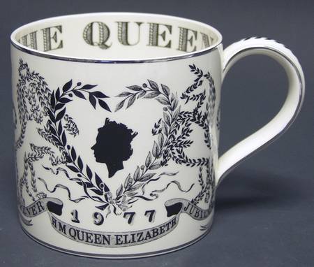 Wedgwood Royal Commemorative Giftware Elizabeth Ii-Silver Jubilee Mug - Boxed