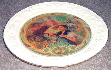 World Wide Art Plates Over The Rainbow - No Box