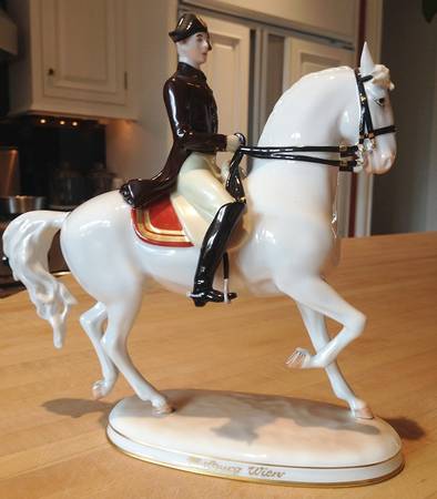 Spanish Riding School Figurines Piaffe - No Box