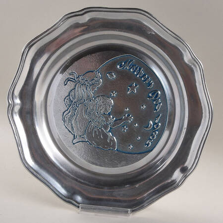 Mothers Day Plates by Wilton Armetale