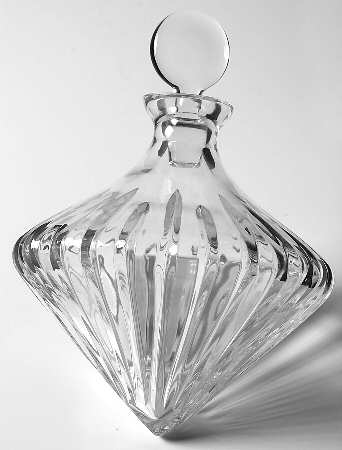Peerage (Round, Curved Bowl) Small Top Shaped Decanter & Stopper by Astral