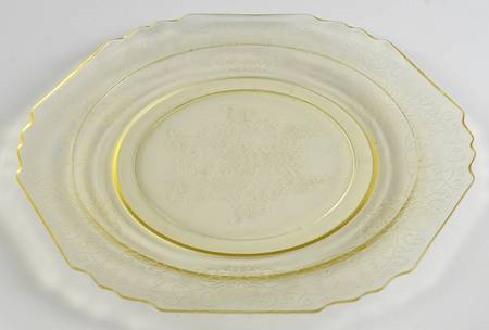 Florentine 1 Yellow Dinner Plate