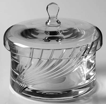 Flight (Cut) Round Box & Lid