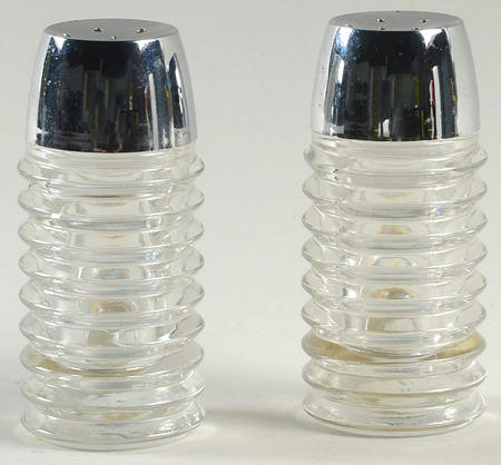 Park Avenue Clear Shaker Set & Plastic Lids