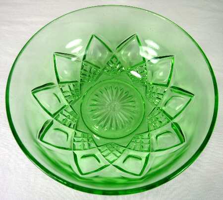Diamond Arches Green 9" Round Bowl