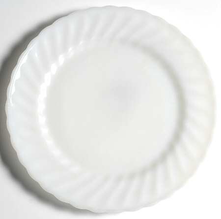 Shell Milk White (Scalloped Edge) by Anchor Hocking