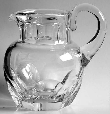 Harcourt-Versailles (Cut) 32 Oz Pitcher