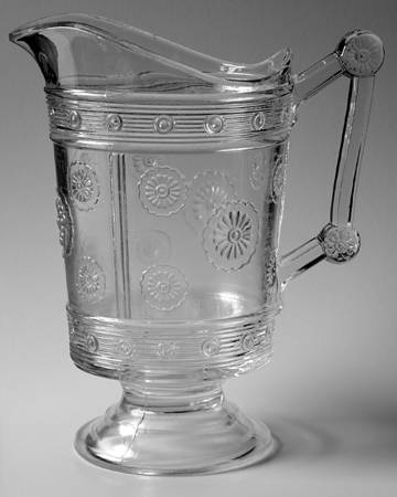 Rosette 32 Oz Pitcher