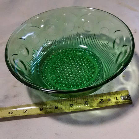 St Genevieve Green 8" Round Bowl