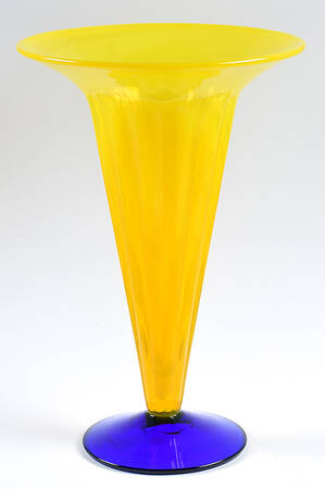 Vases #8721L 11" Vase
