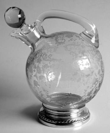 Chantilly Cordial Decanter & Stopper