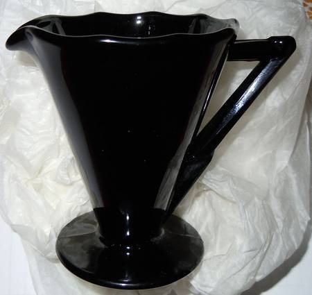Decagon Ebony Individual Creamer