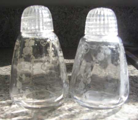 Elaine Clear (Stem 3500) Shaker Set with Plastic Lids