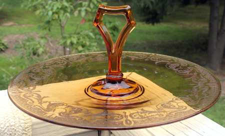 Etch 520 Amber (Stem 3060) Center Handle Tray
