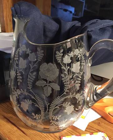 Roselyn 80 Oz Jug